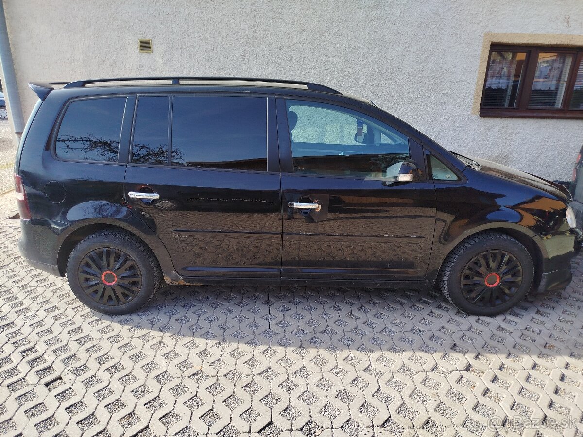 Rozpredám Volkswagen Touran 1.9 77kw