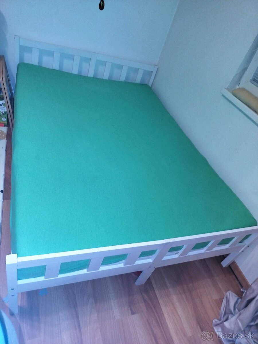 Predám posteľ-ram s rostami 140x200