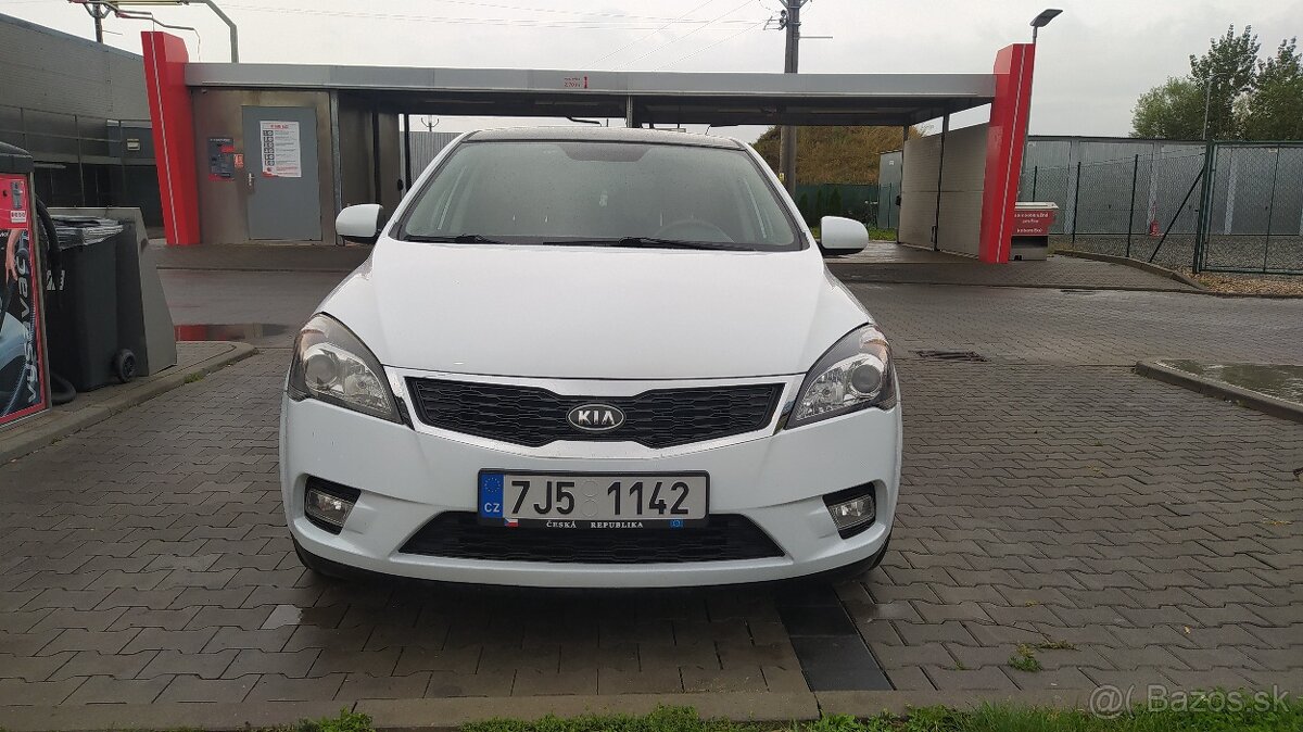 Kia ceed 1.4 2011