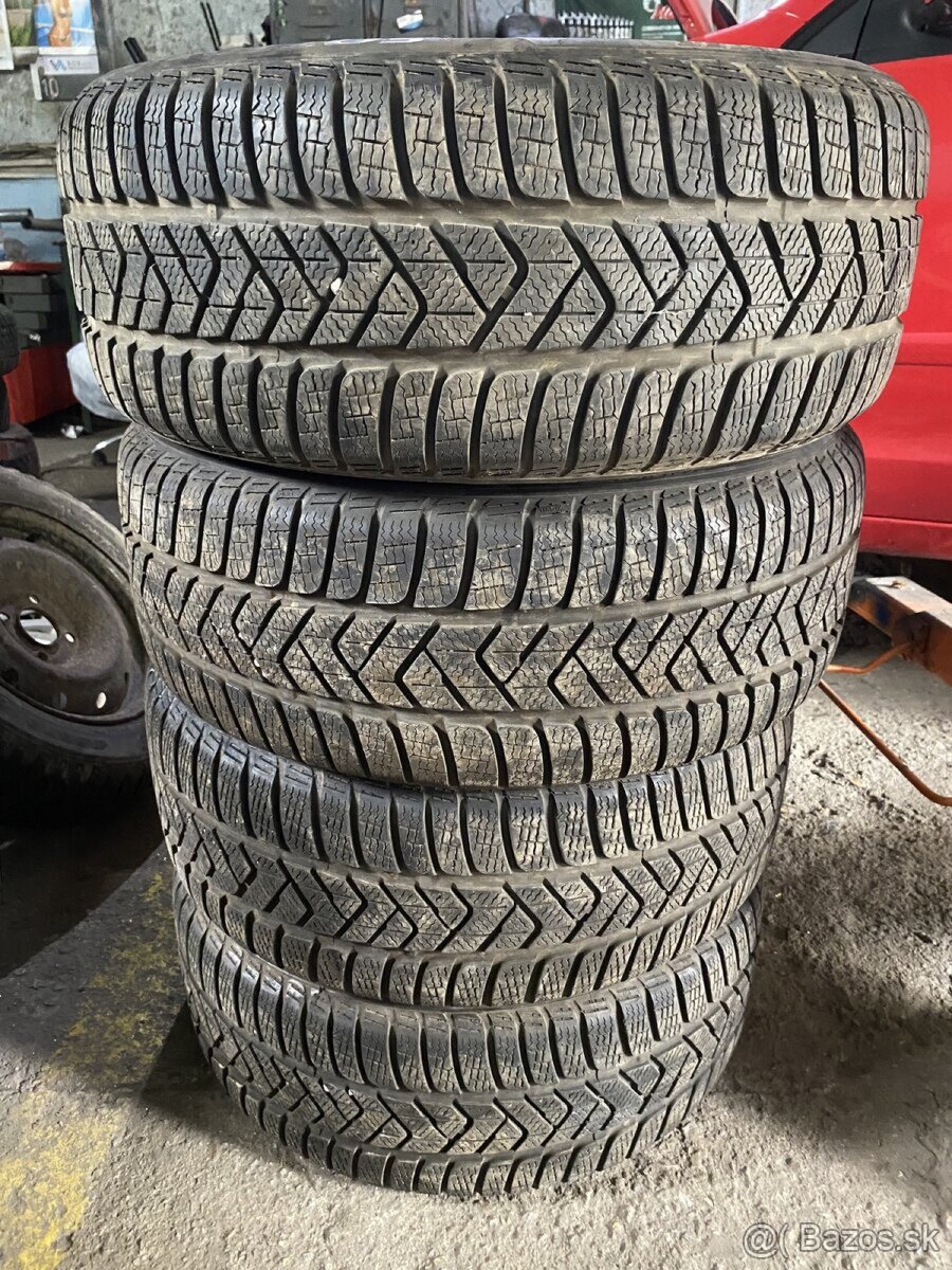 225/45R18