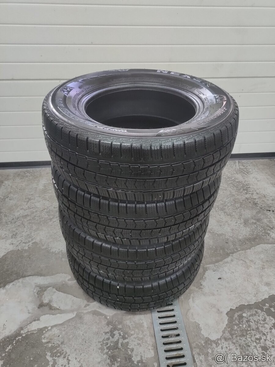 NEXEN 215/65/ 16C celoročné pneu