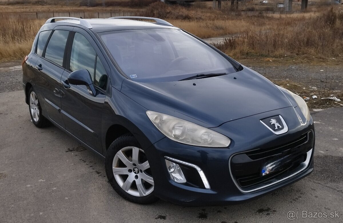 Peugeot 308 SW kombi "Panorama", 1.6 HDI 68 kW, 7-miestne.