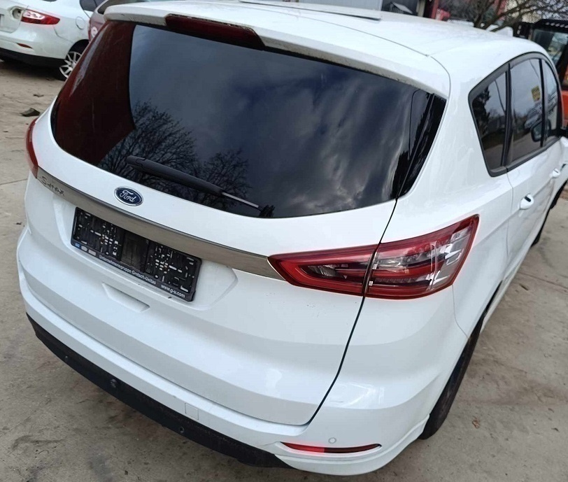 Ford S-Max 2016 PREDáM Zadné LED svetlo pravé EM2B-13404-BG