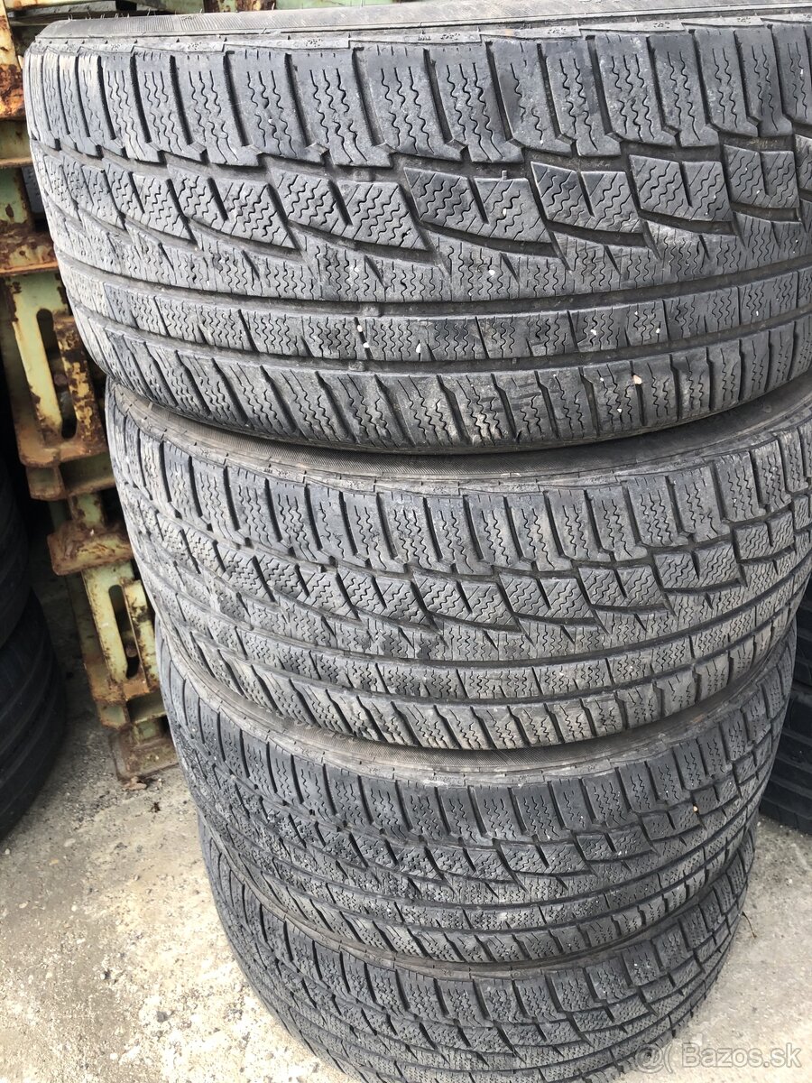 Predám zimné 4ks pneu 225/40 R18 matador 5mm