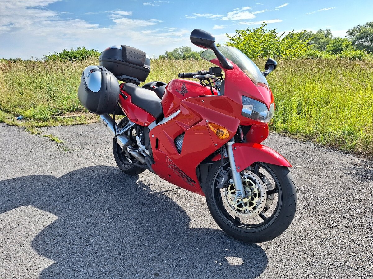 Honda vfr 800  cena 3300,-