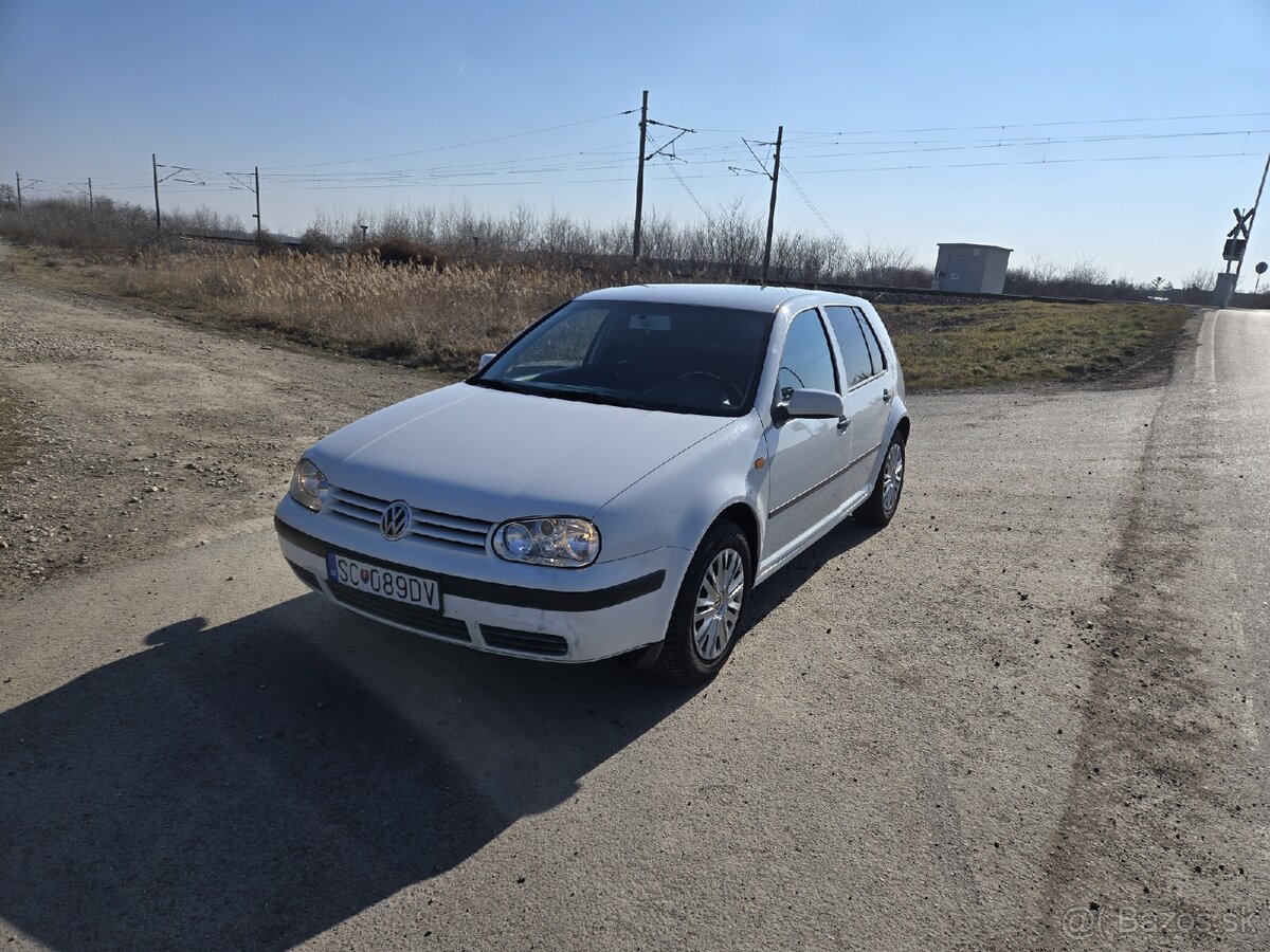 Volkswagen golf IV  1.4 benzín-nová stk ek