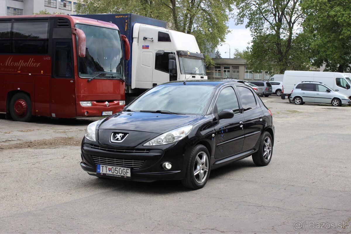 Peugeot 206 + ( Face lift ) - 1.4 benzín - 2011 rok výroby