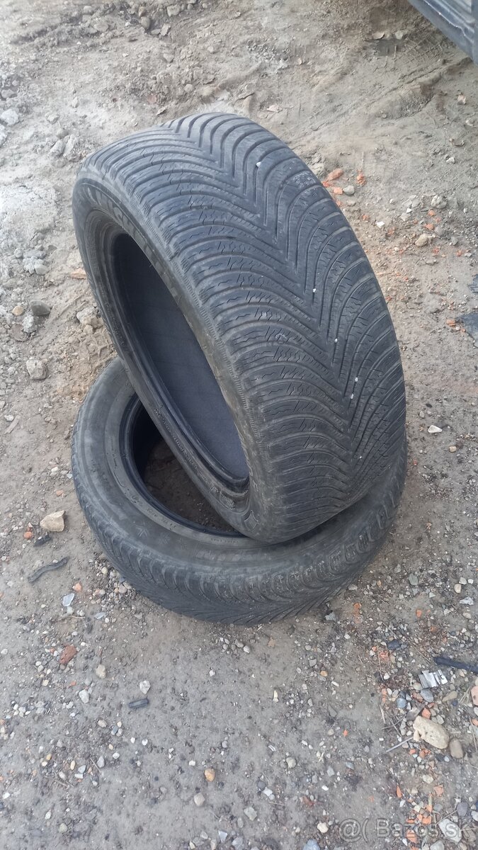 215/55r16 93 V  Michelin  zimne