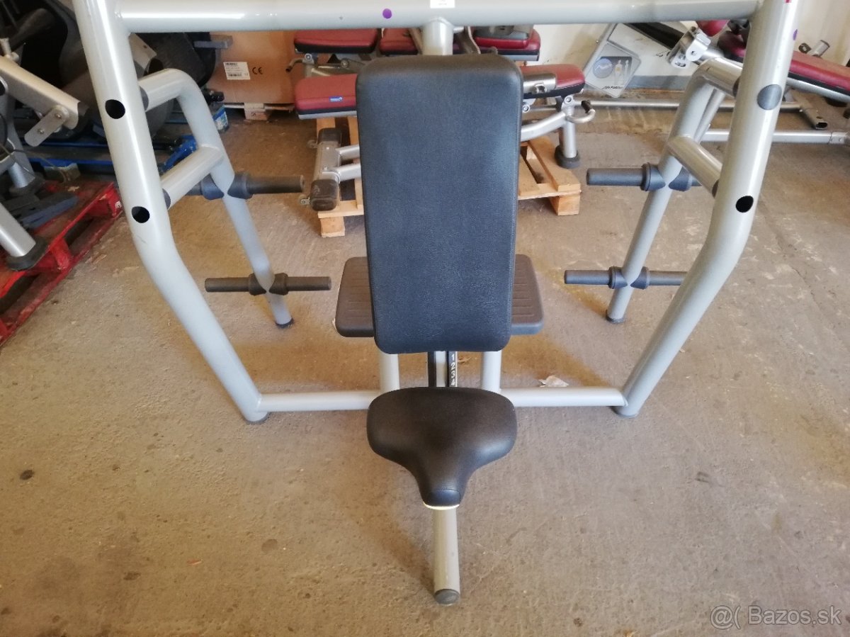 Technogym Element Vertical Bench (tlaky v sede)