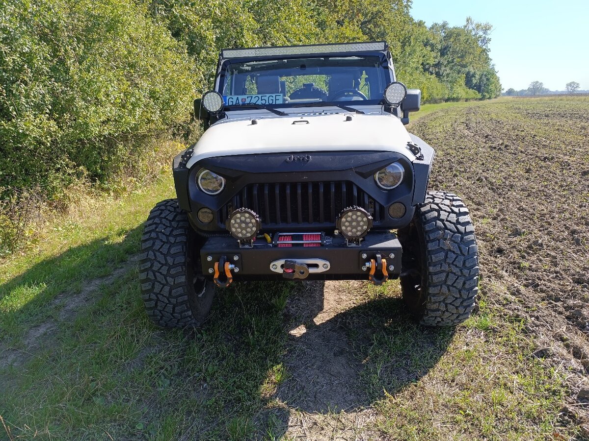 Jeep Wrangler JK 3.8 benzín + LPG