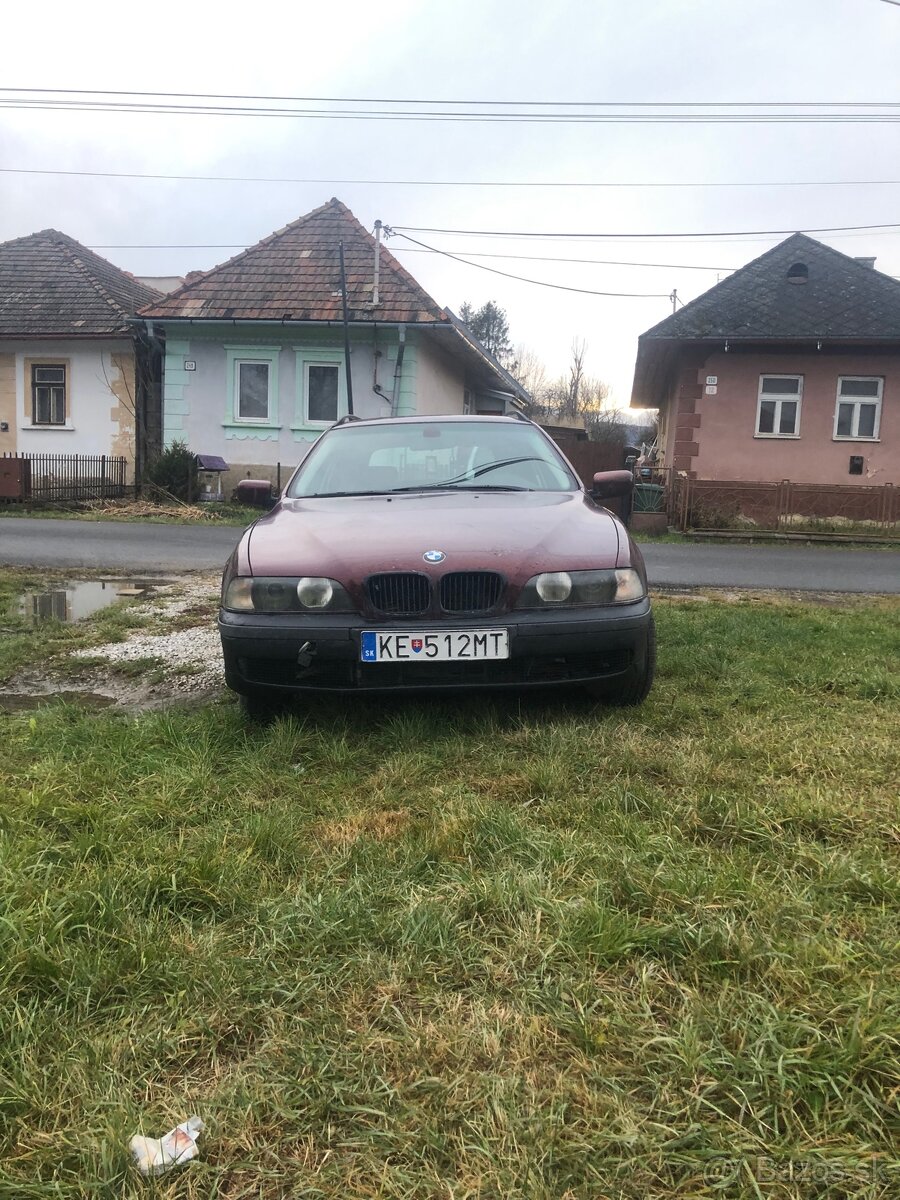 BMW  E39 520i