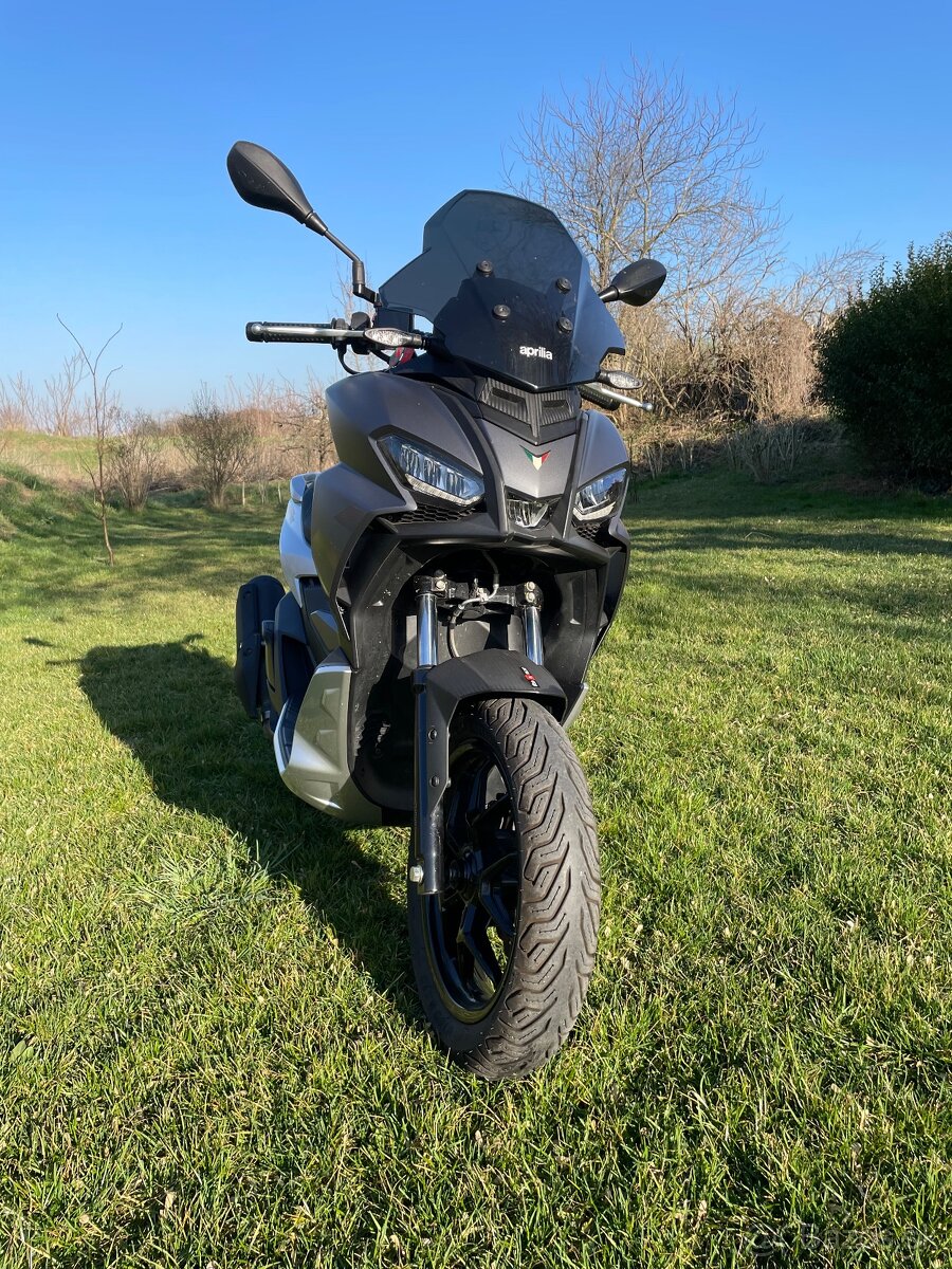 Aprilia 125 SR GT