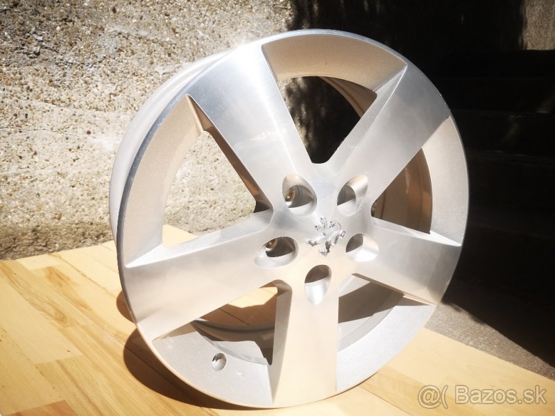 Predám 17" nový orig. hliníkový disk na peugeot 407