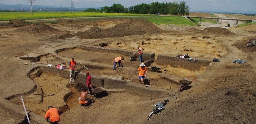 POMOCNÉ ARCHEOLOGICKÉ PRACE ŠAĽA