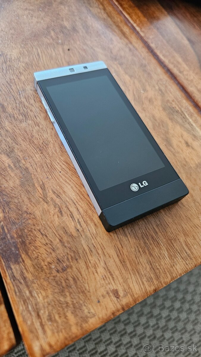 LCD displej LG880GD