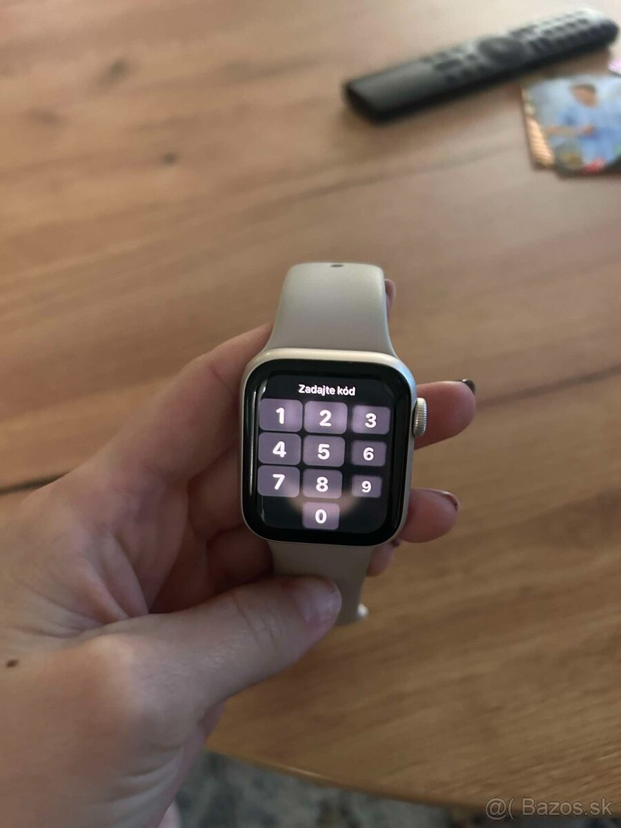 Chytré hodinky Apple Watch SE 2022 GPS 40mm