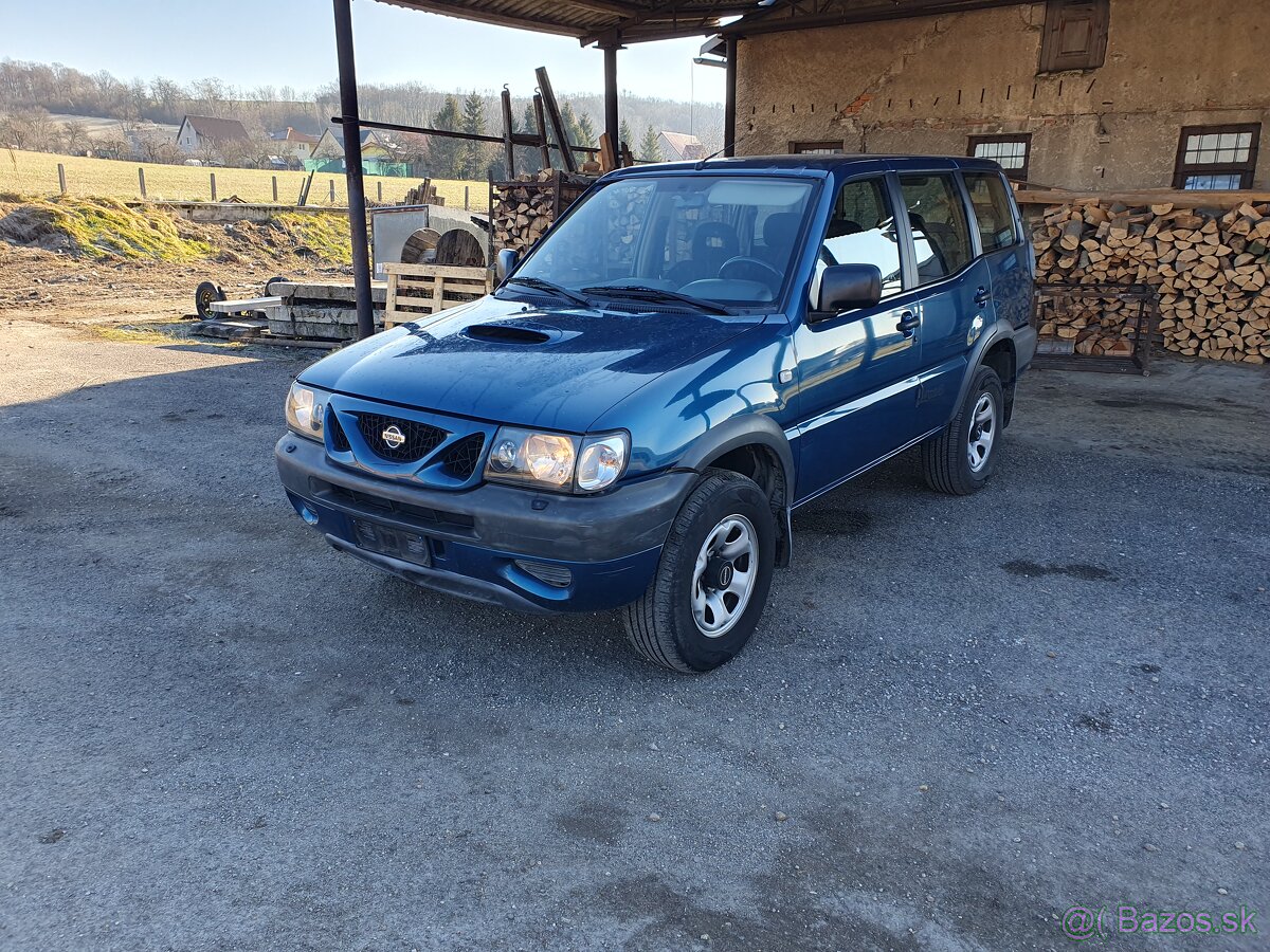 Nissan Terrano 2.7 tdi 92kw 4x4 7miestne