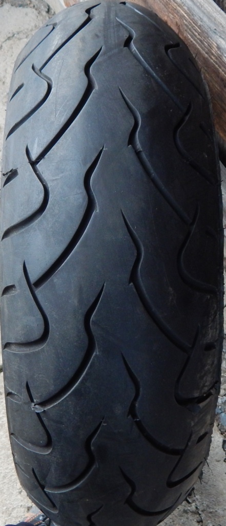 180/55 r18 motopneu