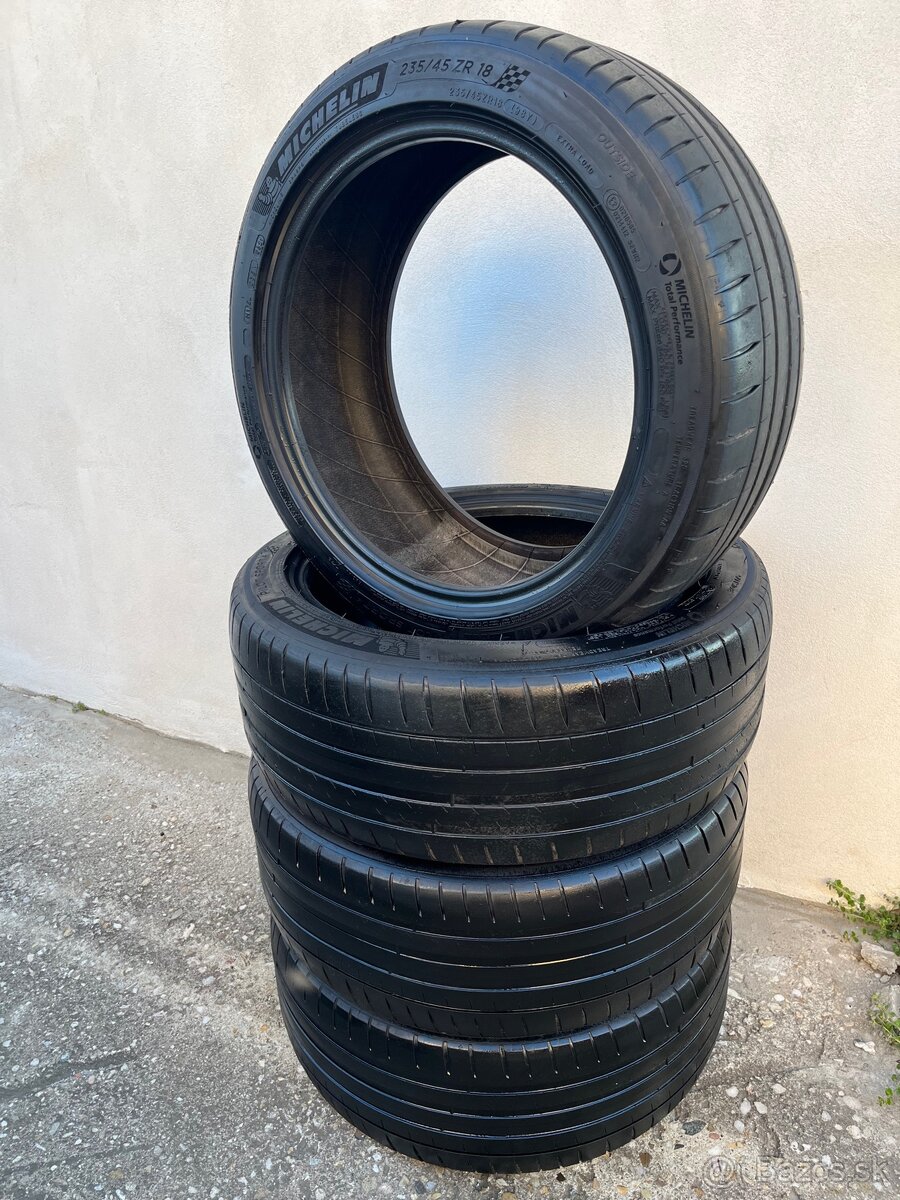 235/45 R18 - MICHELIN PILOT 2021/22