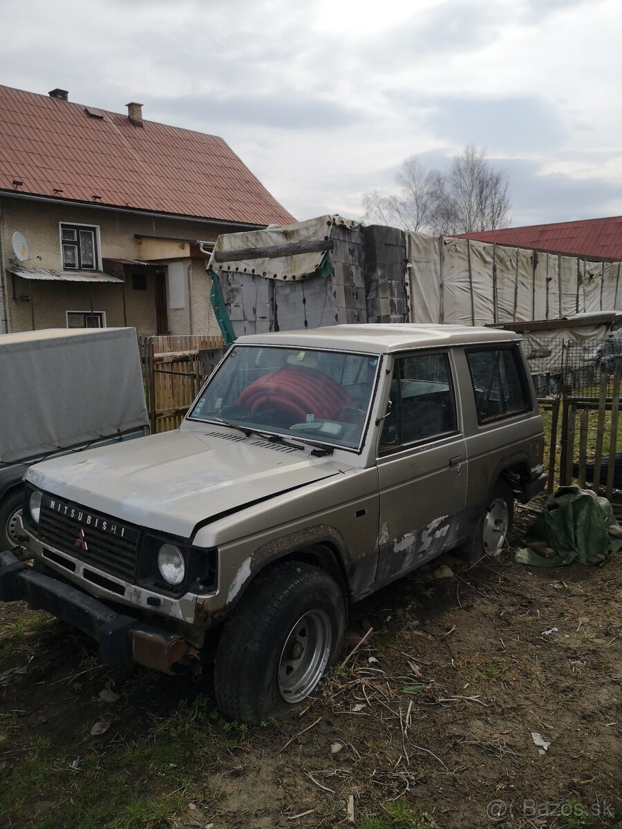 Mitsubishi pajero 1 2.5 td