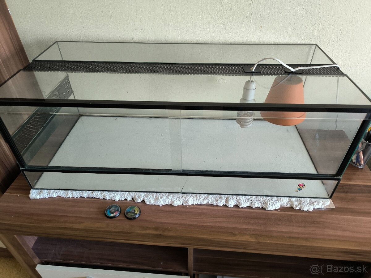 Terarium pre suchozensku korytnacku