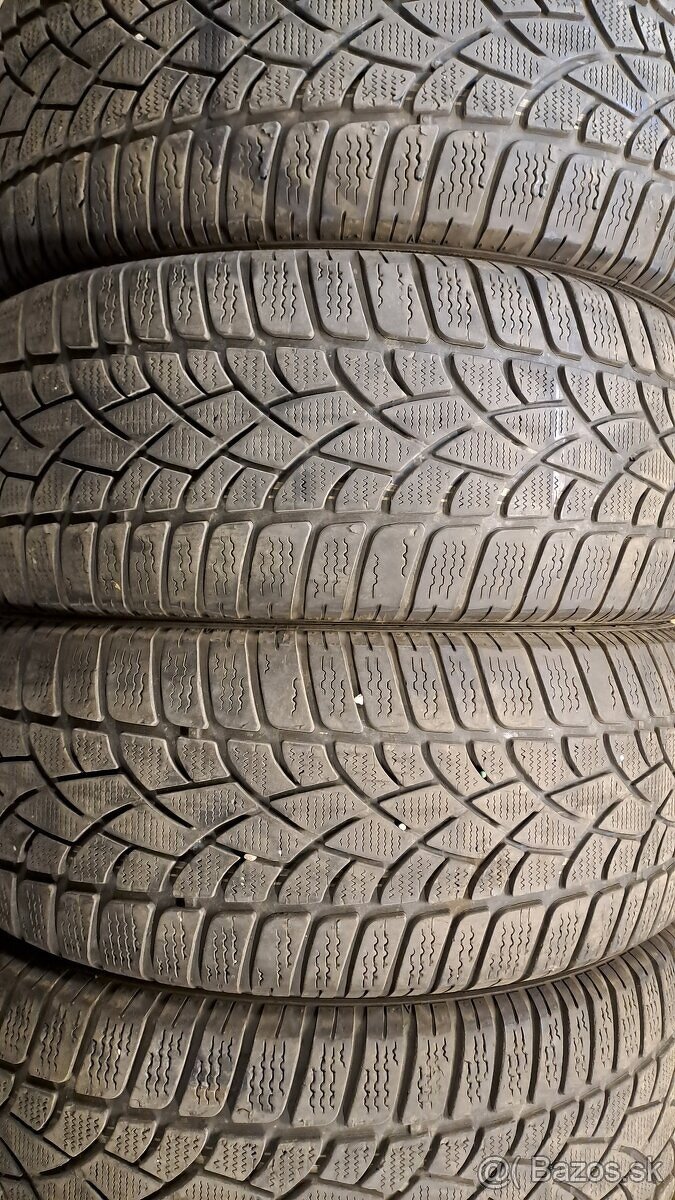 Predám 4ks jazdené zimné 235/45r19-99V Dunlop