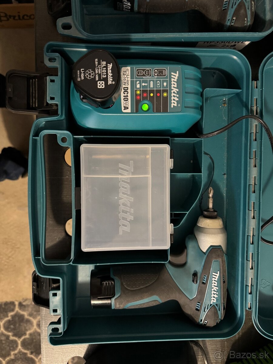 Makita Aku skrutkovač 1/4" Li-ion 10,8 V/1,3 Ah DF030DWE