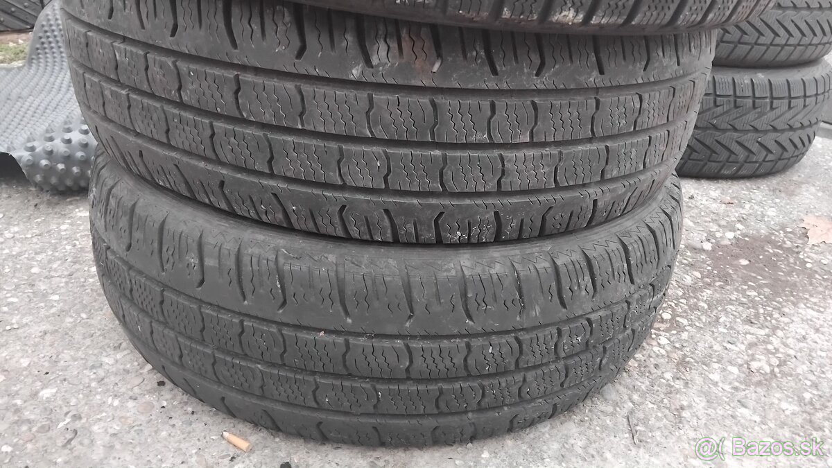 2ks zimné pne.Sava winter/225/65r16C(50e za 2ks