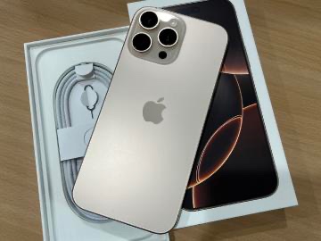 Predám IPhone 16 Pro Púštny Titán