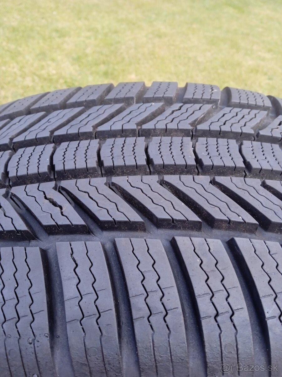 215/55 r17 zimné pneu.Contin.8 mm