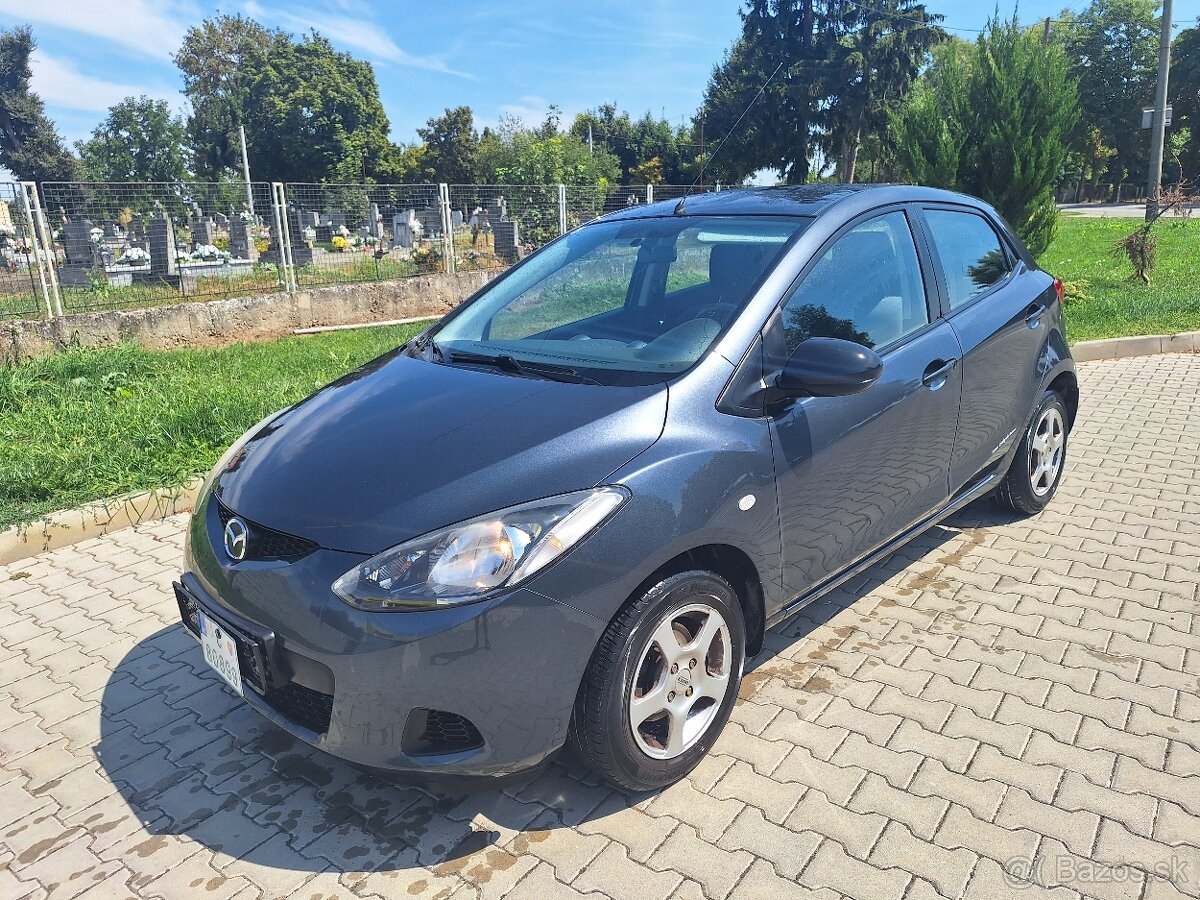 MAZDA 2 1,3 BENZÍN ROK 2009