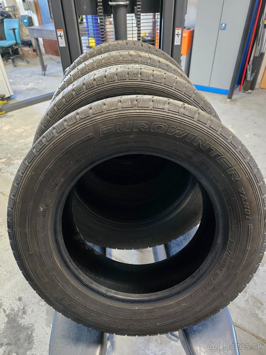 Predám zimne pneu FALKEN 205/65 R16 C