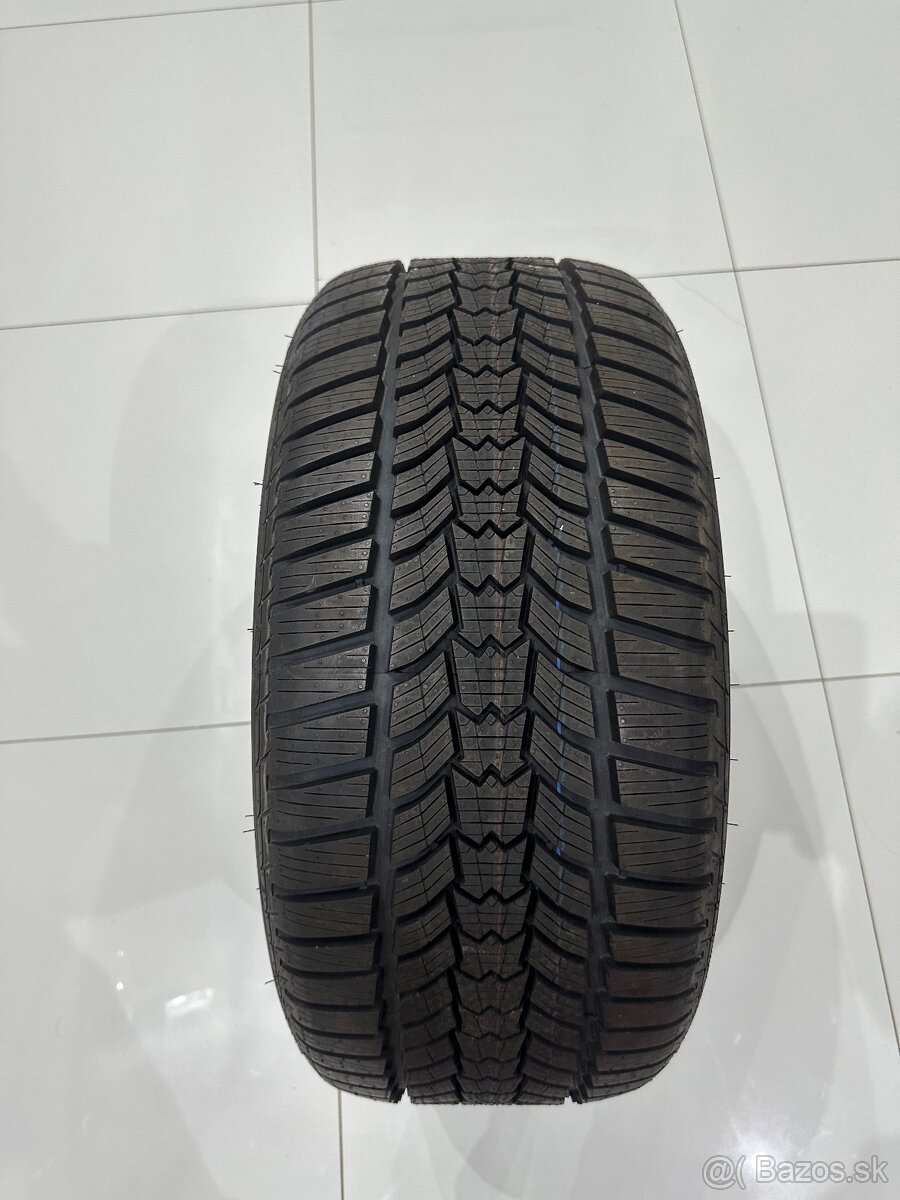 Predam 245/40 R18 1ks zimne pneumatiky