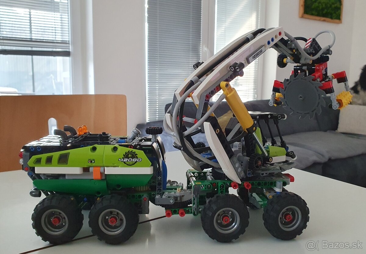 LEGO Technic 42080 Lesnícky stroj