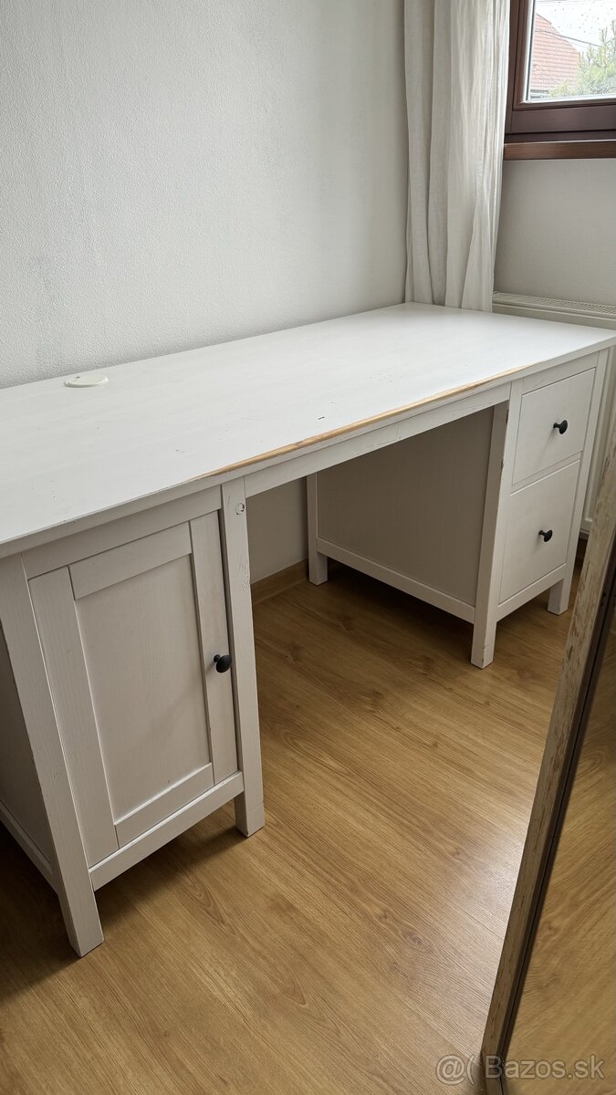 Stôl Hemnes