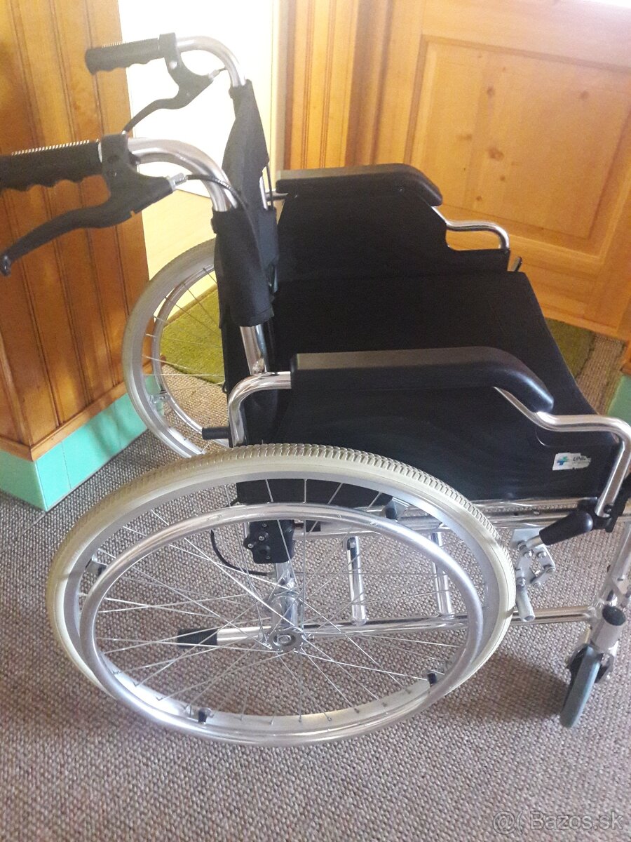 Mechanický invalidný vozík Unizdrav