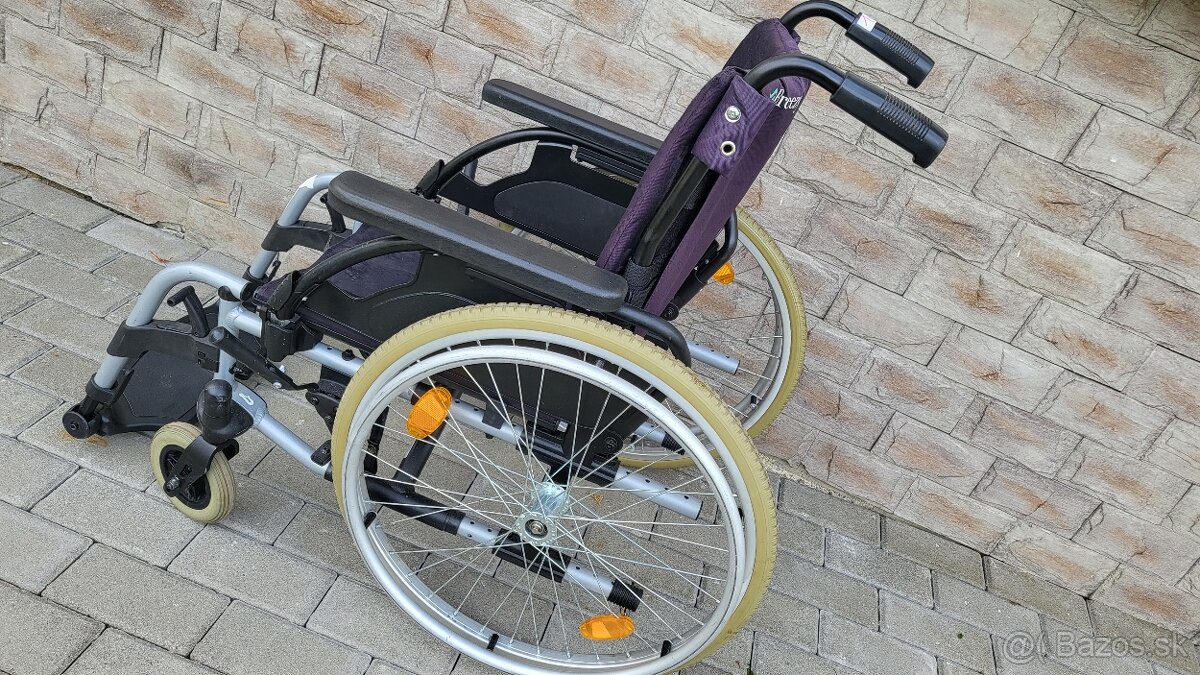 invalidny vozík 40cm AL pre nižšie postavy + podsedak