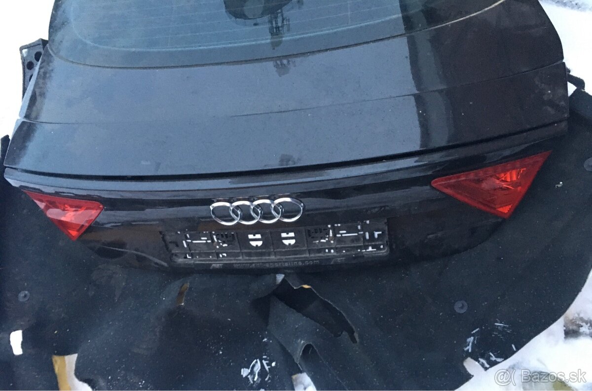 Audi a7 zadny kufor brzdové svetlo