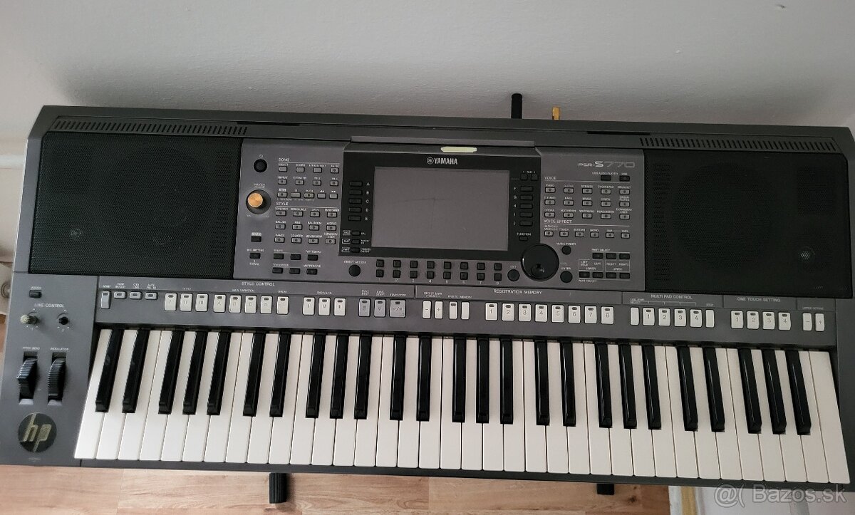 Yamaha psr s770