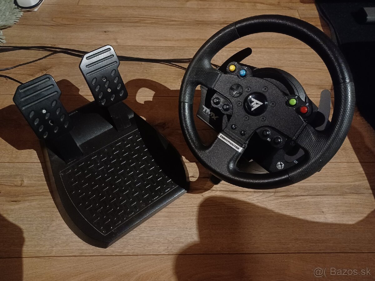 Herný Volant a pedále THRUSTMASTER TMX na Xbox