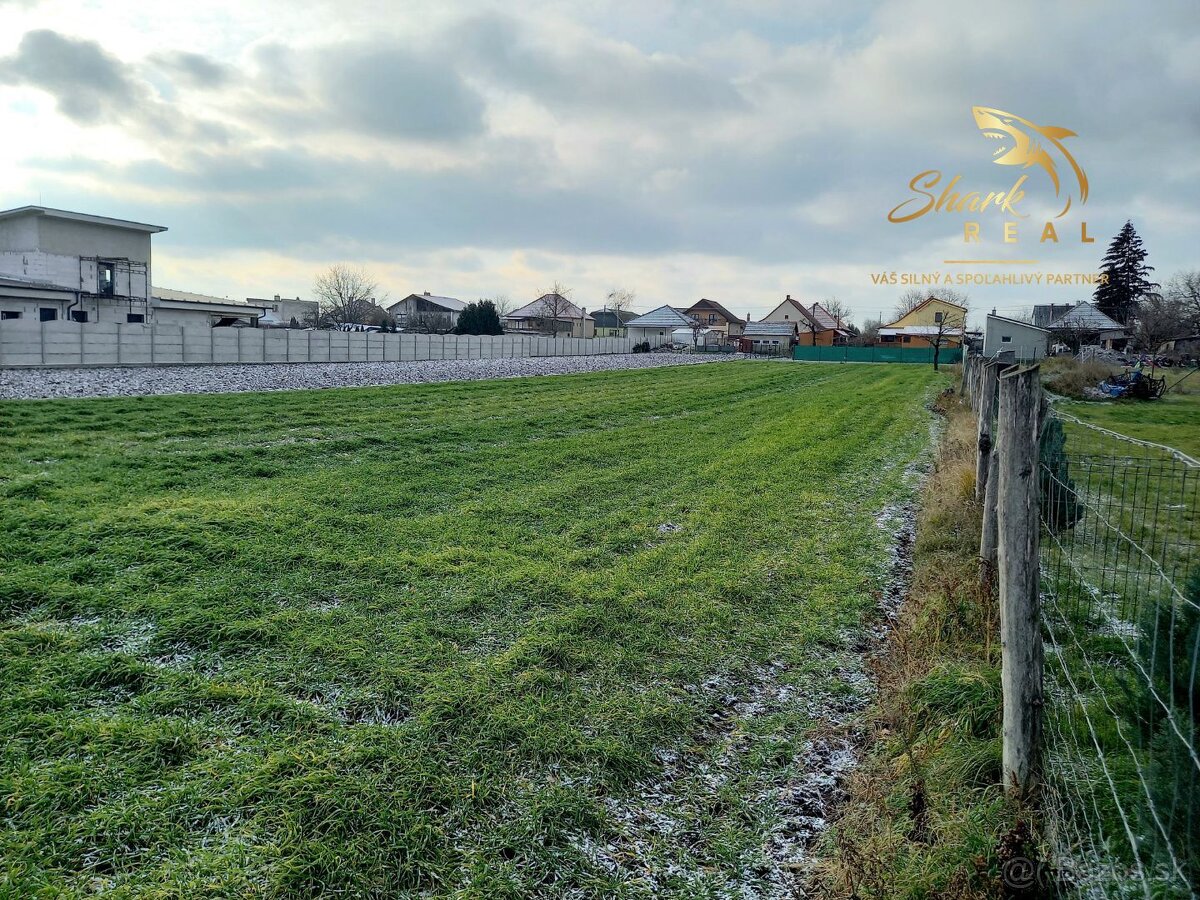 ZNÍŽENÁ CENA Pozemok s rozlohou 1813 m2