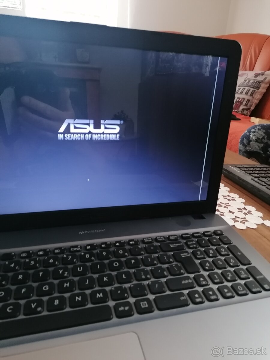 Predám 15.6" notebook Asus X541SC, windows 11.