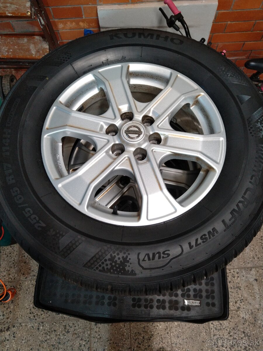 255/65 R17 Nissan Navara