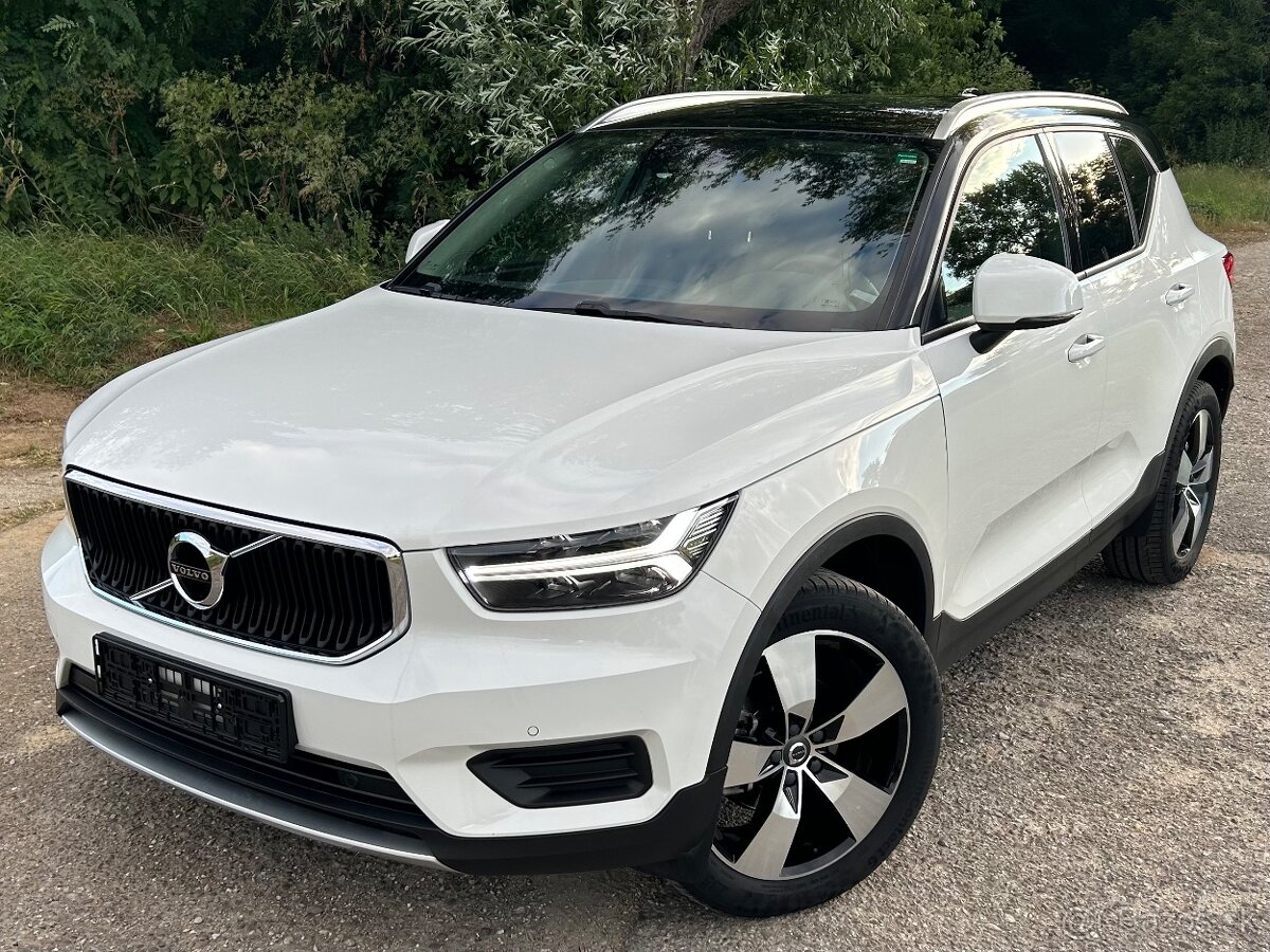 VOLVO XC40 MOMENTUM D3 AUTOMAT