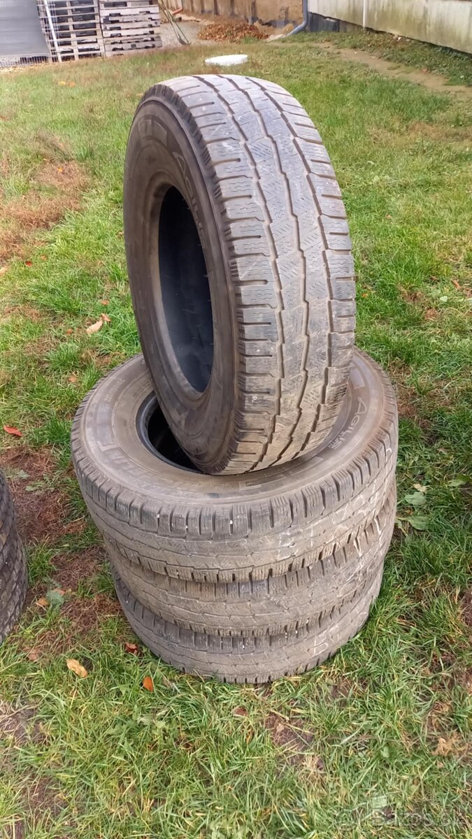 225/75R16C. 121/120R. Michelin zimné