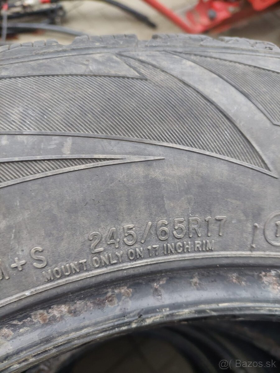 Pneumatiky COOPER 245/65 R 17 WEATHERMASTER WSC 107T