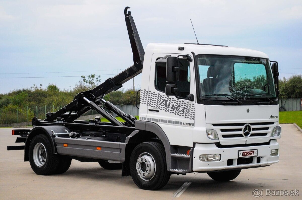 MERCEDES ATEGO 1318 HÁKOVÝ NOSIČ KONTAJNEROV EU-4