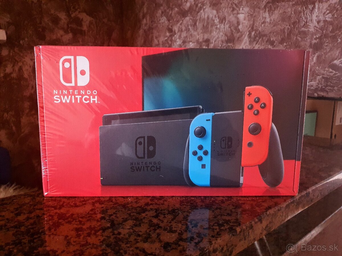 Nintendo Switch – Neon Red & Blue Joy-Con