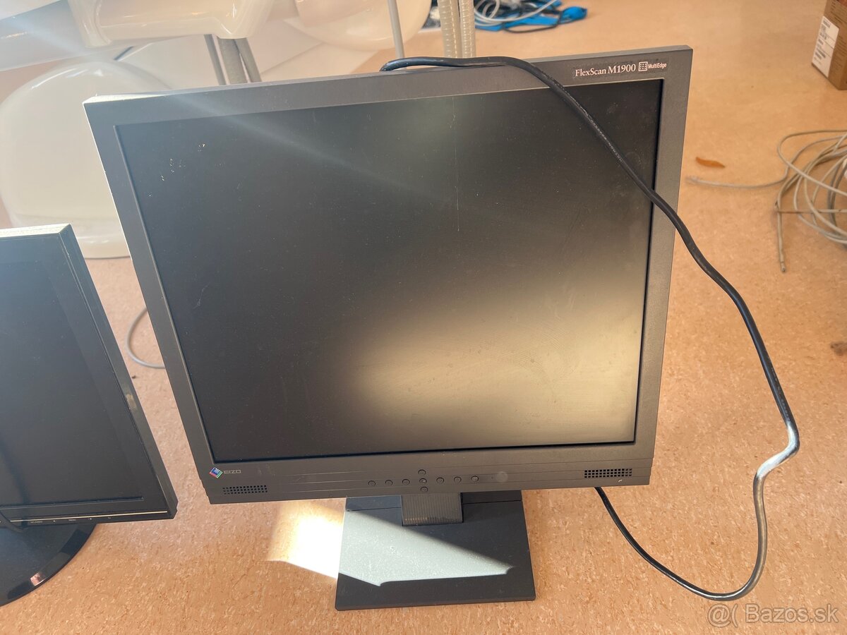 Lcd monitory funkcne