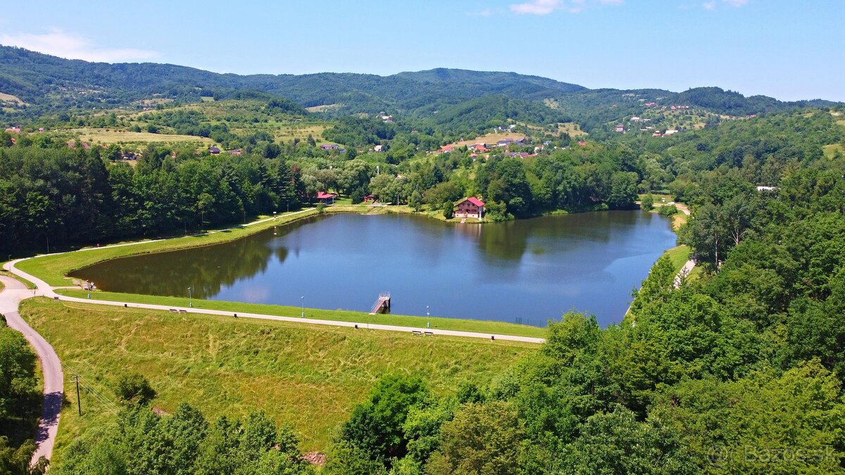 Pozemok pri tajchu Nová Baňa (Žarnovica)